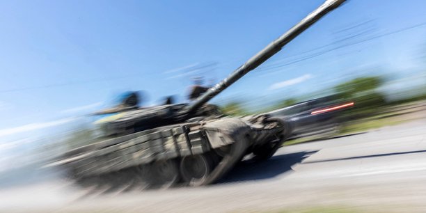 L'armee russe avance et atteint une route strategique dans l'est de l'ukraine[reuters.com]