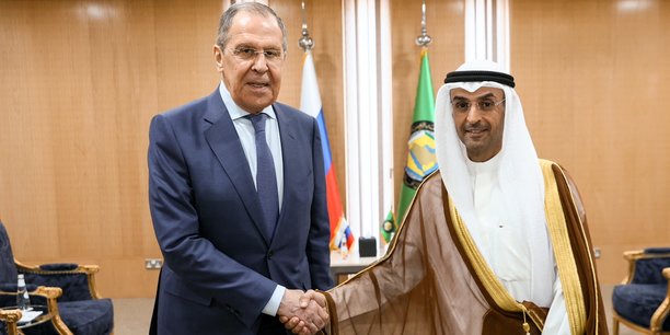 Ce mercredi 1er juin à Riyad, le ministre des Affaires étrangères russe Sergueï Lavrov a rencontré Nayef bin Falah Al-Hajraf, secrétaire général du Conseil de coopération du Golfe (CCG) qui regroupe six monarchies du golfe Persique, à la veille d'une réunion de l'Opep+.