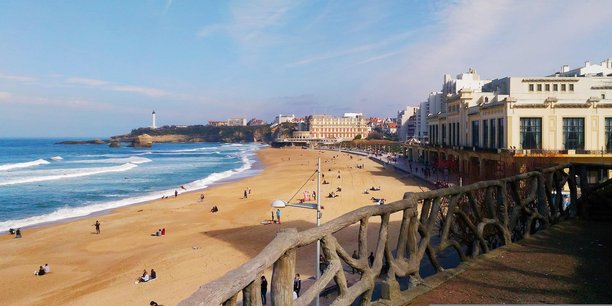 Très touristique, la côte basque n'échappe pas à la pénurie de travailleurs pour des postes saisonniers ou pérennes.