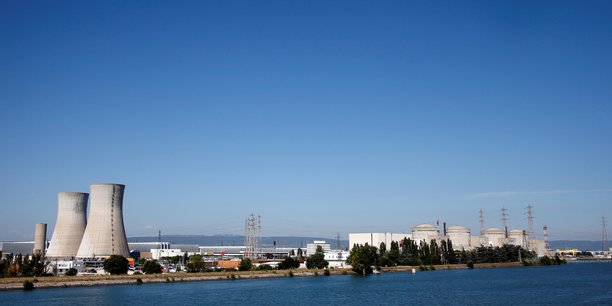 La centrale nucléaire de Saint-Alban-Saint-Maurice fait partie de celle bénéficiant d'une dérogation permettant de relever limites réglementaires de température de rejet de l'eau à ne pas dépasser.