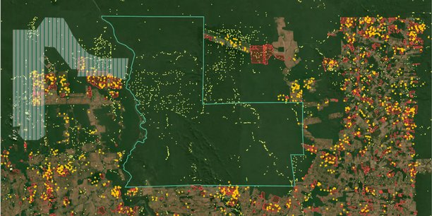 Projet REDD au Brésil, avec suivi par satellite de la déforestation (en rouge), des incendies (jaune) et de l'exploitation forestière (points verts pâles) sur la période 2016-2021