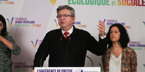 Jean-Luc Mélenchon a annoncé que le Smic passerait finalement à 1.500 euros nets, pour tenir compte de l'inflation, en cas de succès de la Nouvelle union populaire, écologiste et sociale (Nupes) aux prochaines élections législatives.