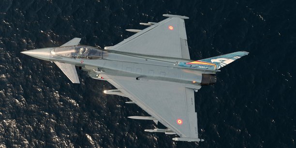Cette nouvelle commande augure du remplacement à partir de 2030, de 65 F/A-18A/B Hornet achetés neufs en mai 1983 par des Eurofighter.