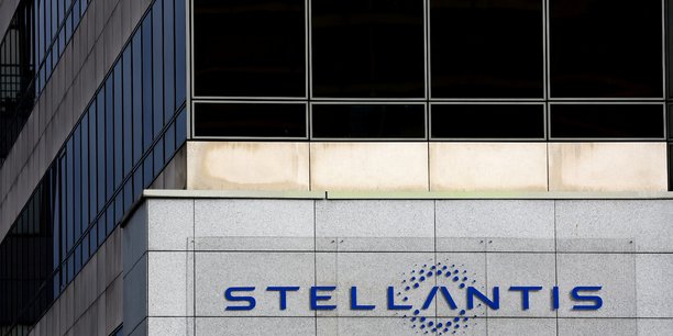 Stellantis suspend la production sur le site italien de melfi, faute de semiconducteurs[reuters.com]
