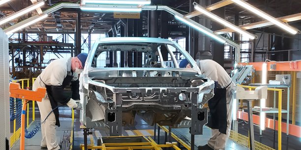 Russie: la production automobile s'effondre de 96,7% en mai[reuters.com]