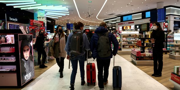 France: 10% des vols annules vendredi a roissy sur fond de greve, selon adp[reuters.com]