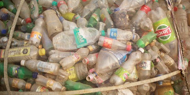 L'inde interdit le plastique a usage unique pour lutter contre la pollution[reuters.com]
