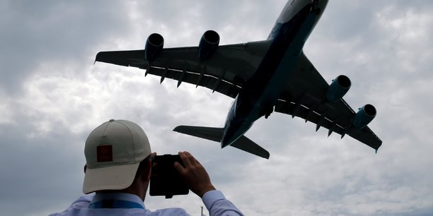 La dgac demande l'annulation d'un vol sur cinq samedi a l'aeroport de roissy[reuters.com]