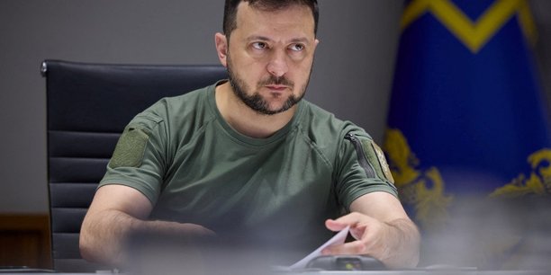 Volodymyr zelensky jure que l'armee reviendra a lyssytchansk[reuters.com]