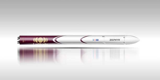 La start-up rémoise Latitude (ex-Venture Orbital Systems) a conçu Zéphyr, une fusée de 17 mètres capable d'envoyer plusieurs nanosatellites jusqu'à 600 kilomètres d'altitude.