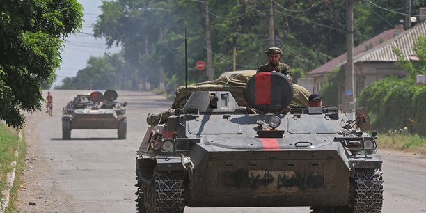 Apres la perte de louhansk, l'armee ukrainienne se regroupe pour defendre donetsk[reuters.com]