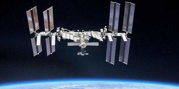 La Station spatiale internationale (ISS) photographiée par les membres de l'équipage Expedition 56 depuis un vaisseau Soyouz après le désamarrage, le 4 octobre 2018.