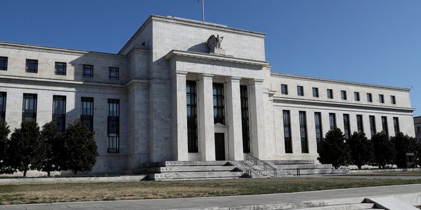 Le taux directeur de la Fed, qui était compris dans la fourchette de 0,00 à 0,25% jusqu'en mars, s'inscrit désormais entre 3,00 et 3,25%.