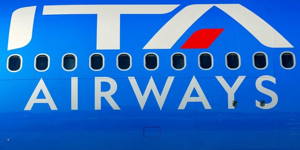 Un avion ITA Airways à l'aéroport romain de Fiumicino en mars.