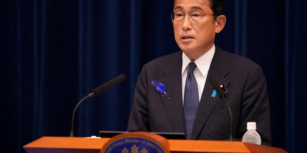 Japon: remaniement prevu mercredi face a la controverse liee a la secte moon[reuters.com]