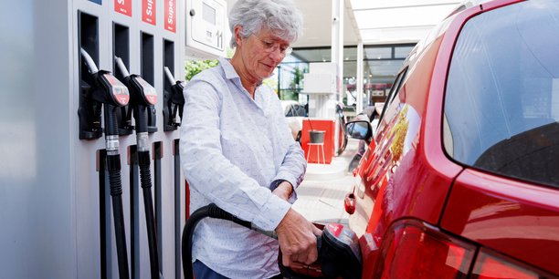 La hausse du prix du gaz profite au petrole mais l'horizon s'assombrit, dit l'aie[reuters.com]