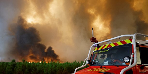 France: l'incendie en gironde continue de progresser, borne et darmanin attendus sur place[reuters.com]