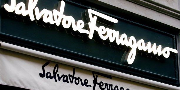 Ferragamo s'associe a farfetch pour developper son activite en ligne[reuters.com]