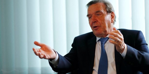 Allemagne: l'ex-chancelier gerhard schroder poursuit le bundestag en justice, rapporte la dpa[reuters.com]