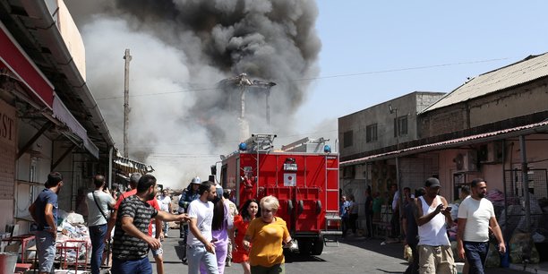 Armenie: explosions dans un depot de feux d'artifice, trois morts[reuters.com]