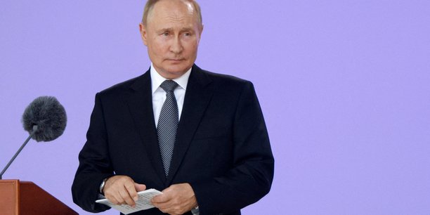 Poutine accuse les etats-unis d'attiser les tensions en asie[reuters.com]