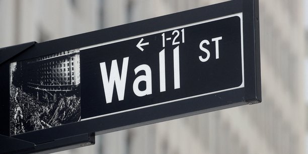 Wall street ouvre en baisse, le secteur de la distribution pese[reuters.com]