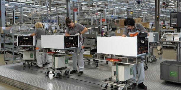 Allemagne: hausses record des prix a la production en juillet[reuters.com]