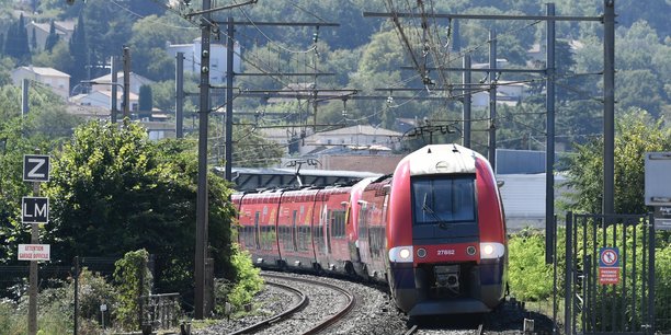 La Région Occitanie va signer une nouvelle convention avec SNCF Voyageurs pour la période 2023-2032, définissant les modalités d'exploitation et de financement du service public de transport régional de voyageurs qu'elle confie à SNCF Voyageurs.