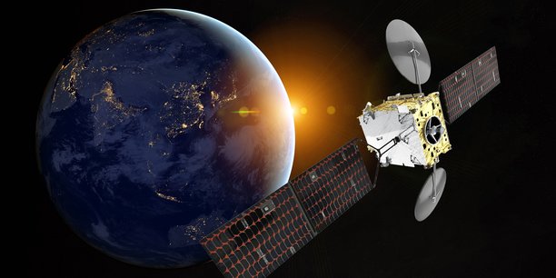 C'est le cinquième satellite fourni à KT SAT par Thales Alenia Space, a rappelé le PDG de TAS, Hervé Derrey.