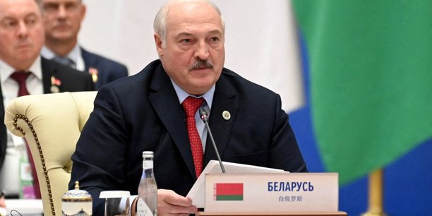Le president bielorusse alexandre loukachenko participe a une reunion avec des chefs des etats membres de l'organisation de cooperation de shanghai[reuters.com]