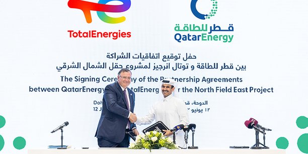 Le 12 juin dernier, Patrick Pouyanné signait pour la participation de TotalEnergies à l'exploitation du champ gazier North Field East avec Saad Sherida al-Kaabi, ministre d'État chargé des Affaires énergétiques et président-directeur général de QatarEnergy, lors d'une cérémonie à Doha.