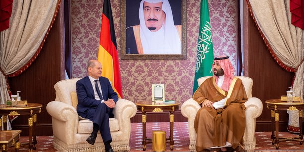 Le prince heritier saoudien mohammed bin salman rencontre le chancelier allemand olaf scholz a jeddah[reuters.com]