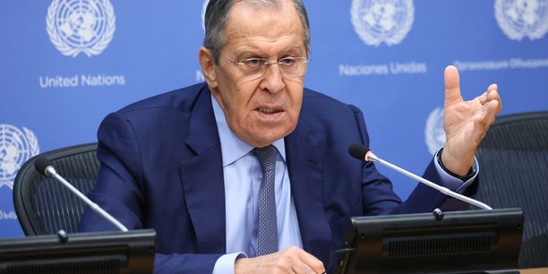 Le ministre russe des affaires etrangeres serguei lavrov assiste a une conference de presse[reuters.com]