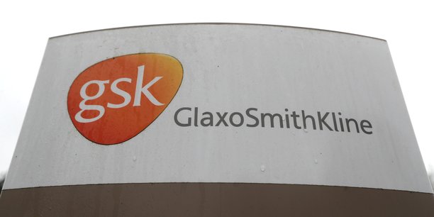 Photo d'archives du logo de glaxosmithkline (gsk) au centre de recherche gsk a stevenage[reuters.com]