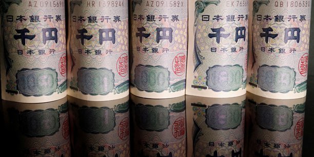 Photo d'illustration montrant des billets de banque en yen japonais[reuters.com]