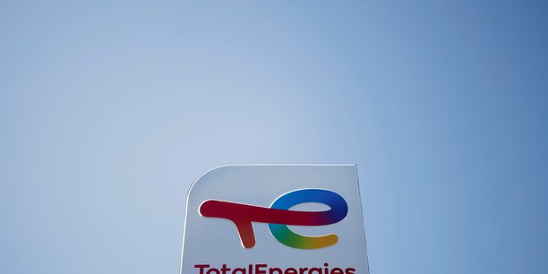 Photo du logo de totalenergies dans une station-service a treillieres[reuters.com]