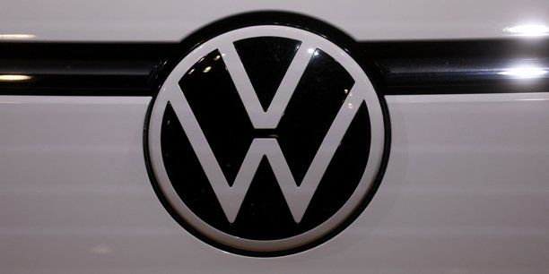 Le logo de volkswagen au salon international de l'automobile de new york.[reuters.com]