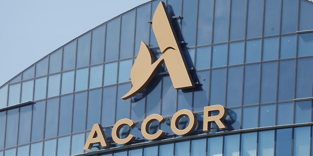 Les enseignes du groupe Accor sont accusées d'afficher des tarifs prohibitifs sur leurs sites de réservation en ligne, pendant la période de session parlementaire de décembre à Strasbourg.