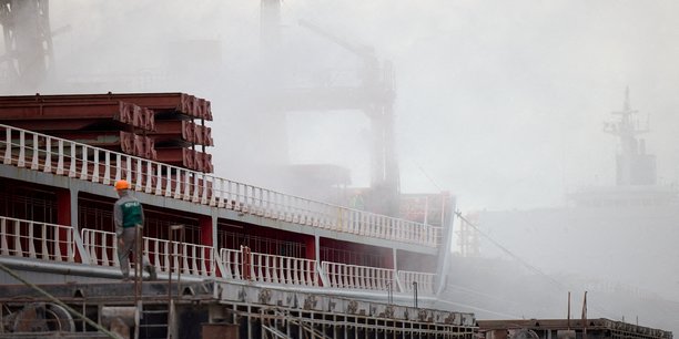 Un navire dans le port de chornomorsk, en ukraine, avant le redemarrage de l'exportation de cereales[reuters.com]