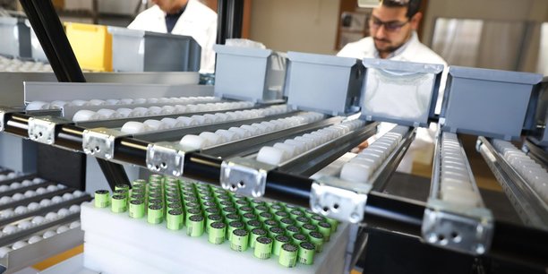 D'ici 2030, la jeune pousse vise toujours à produire près de 10.000 batteries par an, pour un chiffre d'affaires qui pourrait atteindre les 180 millions d'euros.