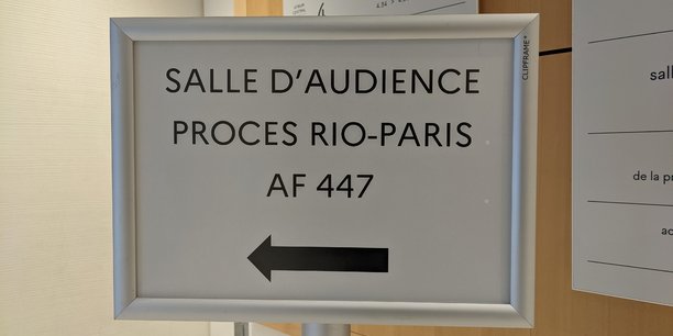 Le procès de l'accident du vol Rio-Paris se déroule jusqu'au 8 décembre sous la conduite de la présidente Sylvie Daunis et de ses assesseurs .