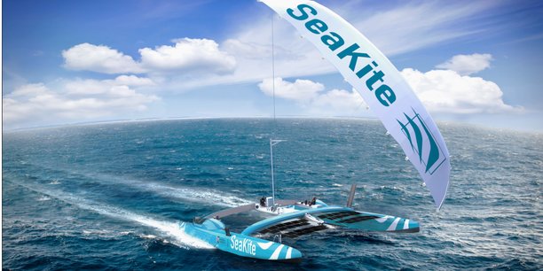 Le Seakite, pas encore équipé de sa voile, fait sa première mise à l'eau à Arcachon, ce mardi 25 octobre 2022.