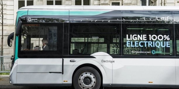 La mise en concurrence des bus parisiens doit se traduire concrètement par la division du réseau de bus de la Régie en 12 lots correspondant à 12 secteurs géographiques.