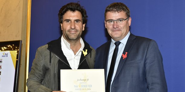 En 2016, Gaël Duval, président-fondateur de JeChange.fr, recevait un pass French Tech des mains de Christophe Sirugue, secrétaire d'Etat chargé de l'Industrie.