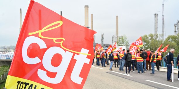 A la raffinerie de Feyzin, la question des salaires a été mise de côté pour se concentrer sur des revendications locales, et une demande de médiation auprès de la préfecture du Rhône pour engager un dialogue avec le médiateur de la République.