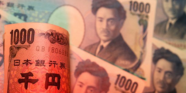 Tant que les politiques monétaires du Japon et des États-Unis seront en opposition frontale, la BoJ sera obligé de lutter à coups de milliards pour stabiliser le yen. Certes, le Japon a les moyens d'intervenir: au 31 août ses réserves de change totalisaient plus de 1.170 milliards de dollars, selon le ministère nippon des Finances, soit les plus importants avoirs en devises étrangères au monde après la Chine.