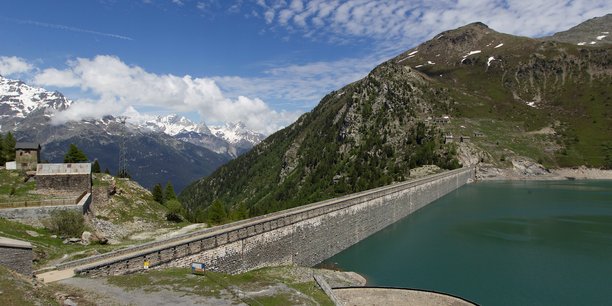 Vue générale du barrage de Bissorte, à Orelle, dans la vallée de la Maurienne (Savoie), piloté par EDF.