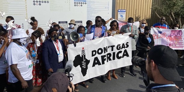 Des ONG manifestent à la COP27 contre l'expansion gazière sur le continent africain.