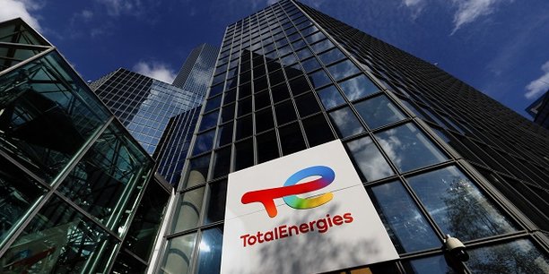 TotalEnergies estime à un milliard d'euros le montant de la nouvelle contribution européenne de solidarité sur les profits des groupes énergétiques qu'il aurait à payer dans six pays de l'Union européenne en 2022 si elle était mise en application partout.