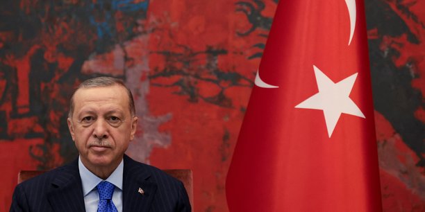 Le président turc Erdogan estime que baisser les taux est bon pour l'économie du pays malgré l'inflation.